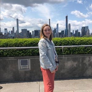 Meet your Posher, Olivia